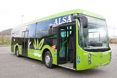 Dos nuevos vehículos híbridos se incorporan a la flota de autobuses