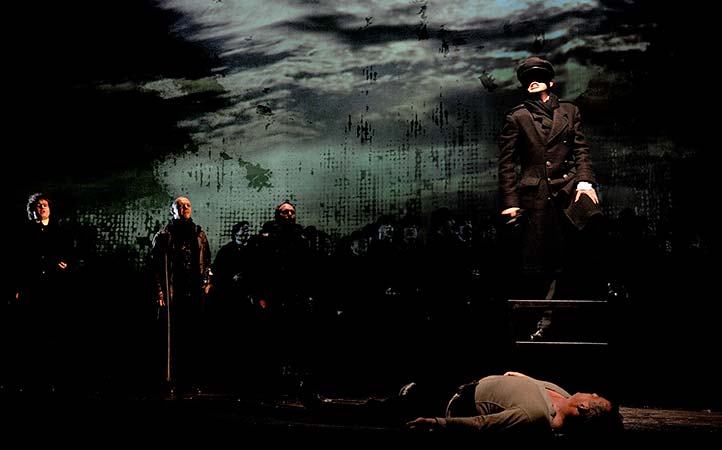 Macbeth en los Teatros del Canal con escenografía en 3D