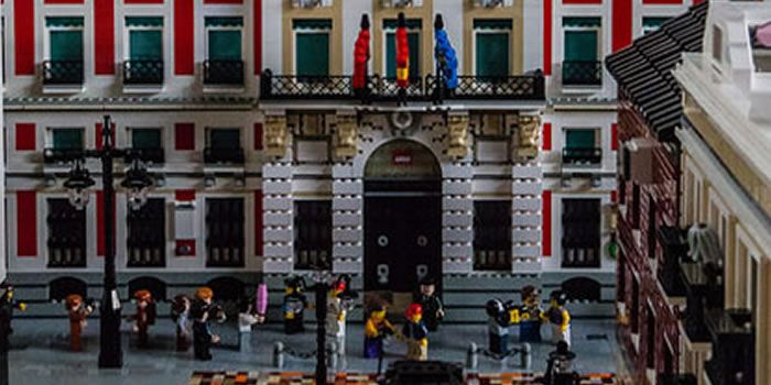 Instalar en pc Gran roble Procesando Fnac Callao expone Los edificios más emblemáticos de Madrid construidos con  piezas de LEGO | Espacio Madrid